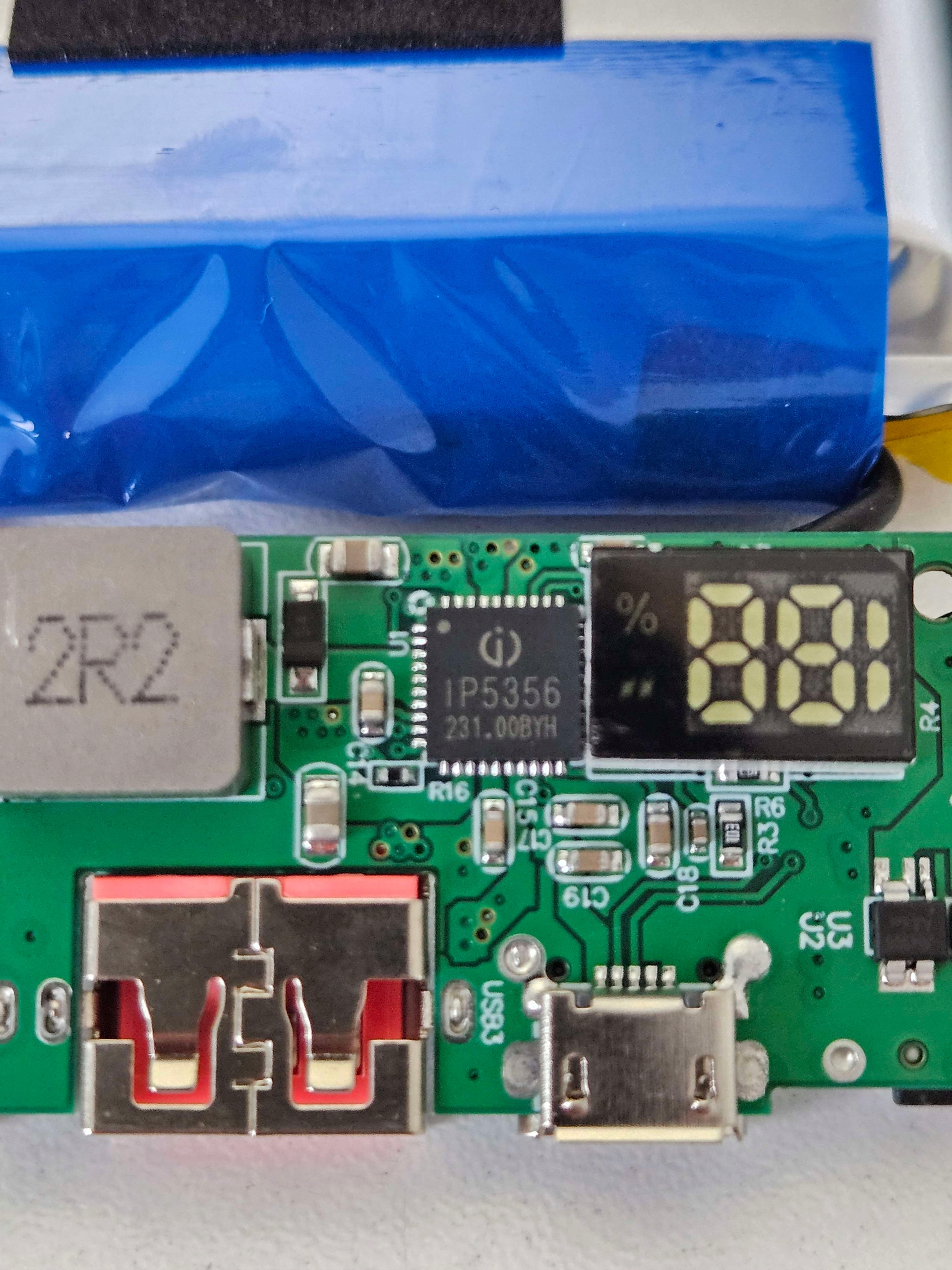 POWERBANK Mini MPB PRAWDZIWE 10000mAh PD 22.5W VT103C Kompaktowy Wydajny - obrazek 3
