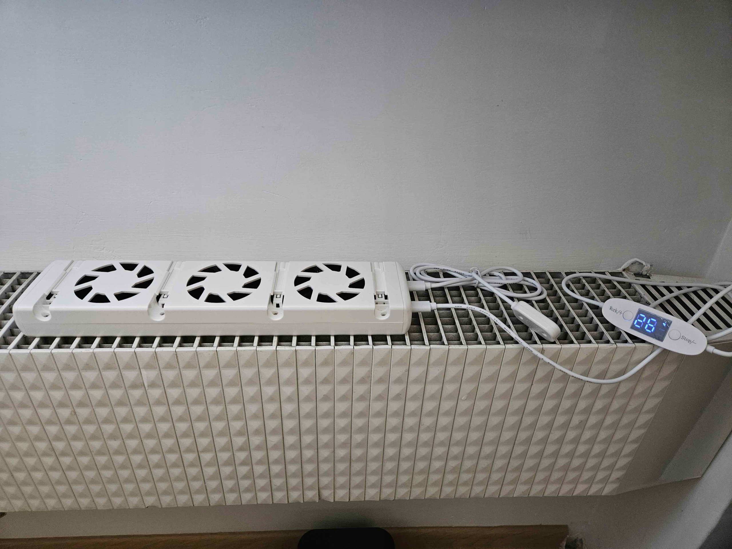 Wentylator grzejnikowy Termowentylator Termostat biały - obrazek 4